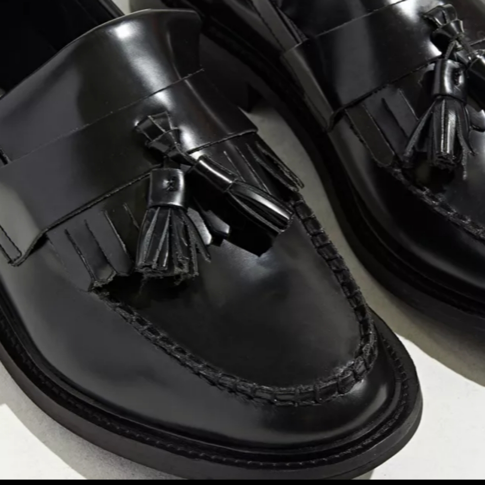 NWT URBAN OUTFITTERS CARTER TASSEL LEATHER LOAFERS - Picture 2 of 5